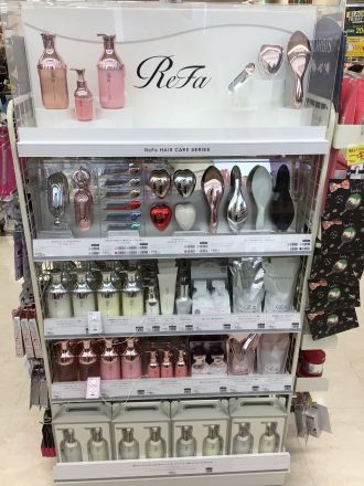 話題のブランドReFa(リファ)からヘアケアアイテムを導入致しました。