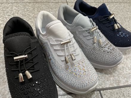 ＜オリーブ＆ポパイ＞便利でおしゃれなシューズ販売中！