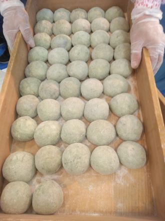 吉森さんのつきたて杵つき餅販売中！！