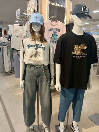 イオン下田店1階　ダブルフォーカス売場　キャラクターTシャツ集合
