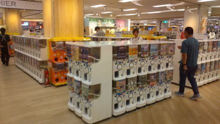 ガチャガチャ大幅増台のお知らせ♪