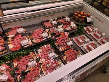 お肉コーナーより本日のオススメ商品のご案内_