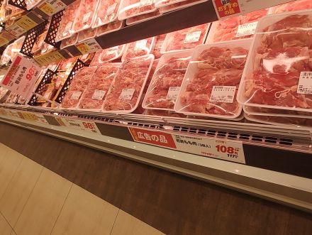 お肉コーナーよりお買い得商品のご案内！_
